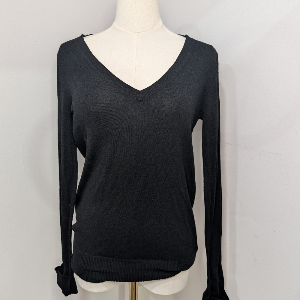 Mossimo Black V-Neck Sweater Size Small Petite‎ Long Sleeve Basic